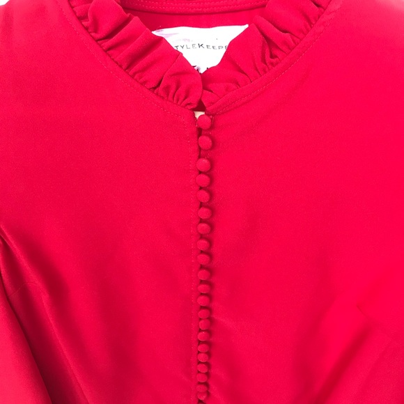 Red crepe dress with bridal buttons - Picture 5 of 9